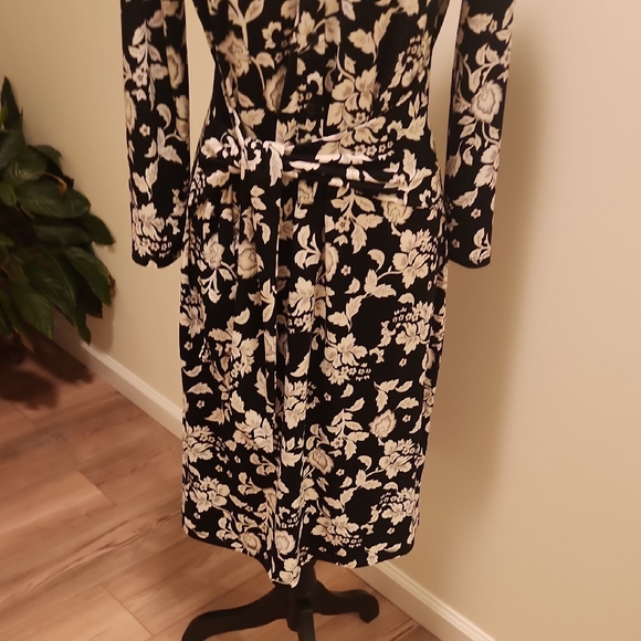 White House Black Market Black and White Long Sleeve Sheath Dress - Picture 6 of 9